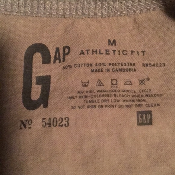 GAP Crewneck Top - Picture 4 of 5